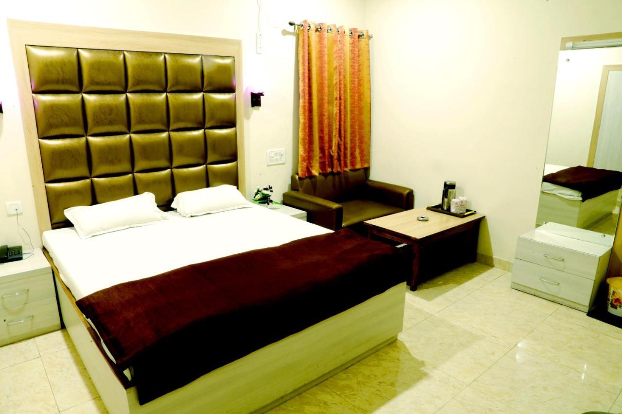 Allāhābād Junction Hotel Prayag מראה חיצוני תמונה