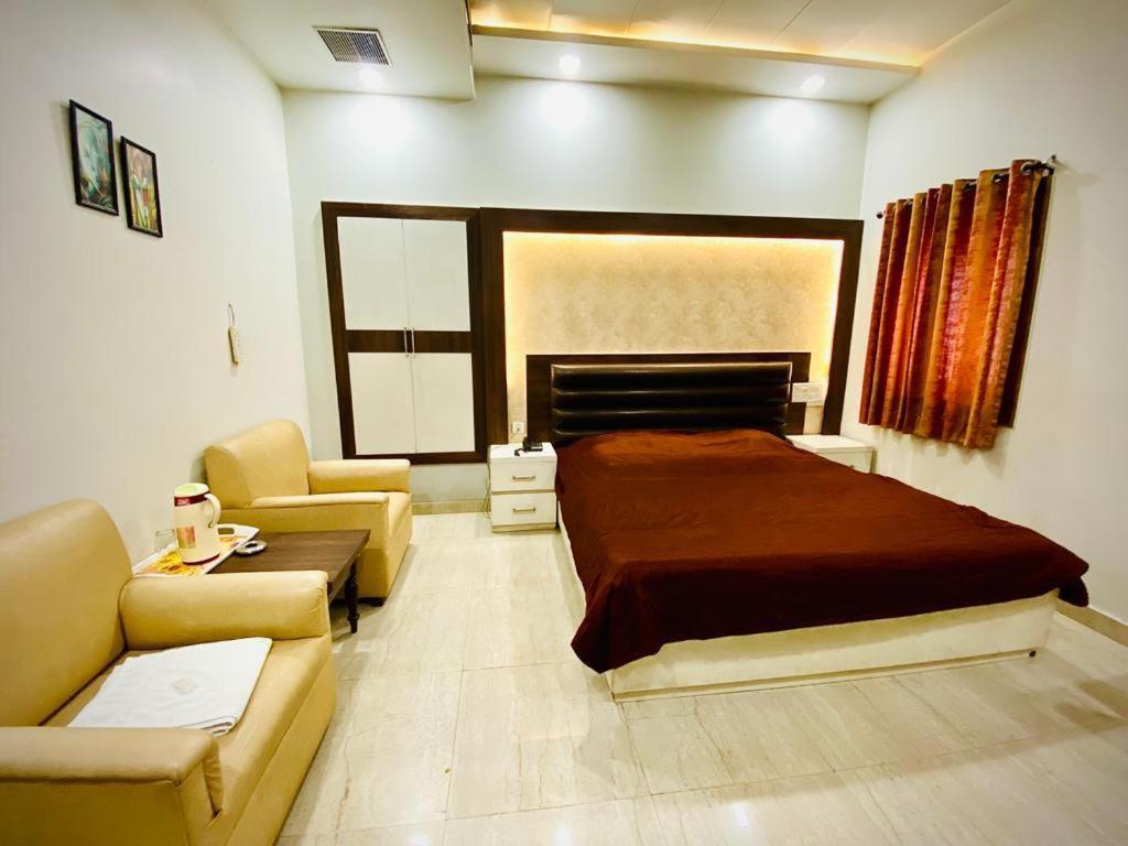 Allāhābād Junction Hotel Prayag מראה חיצוני תמונה