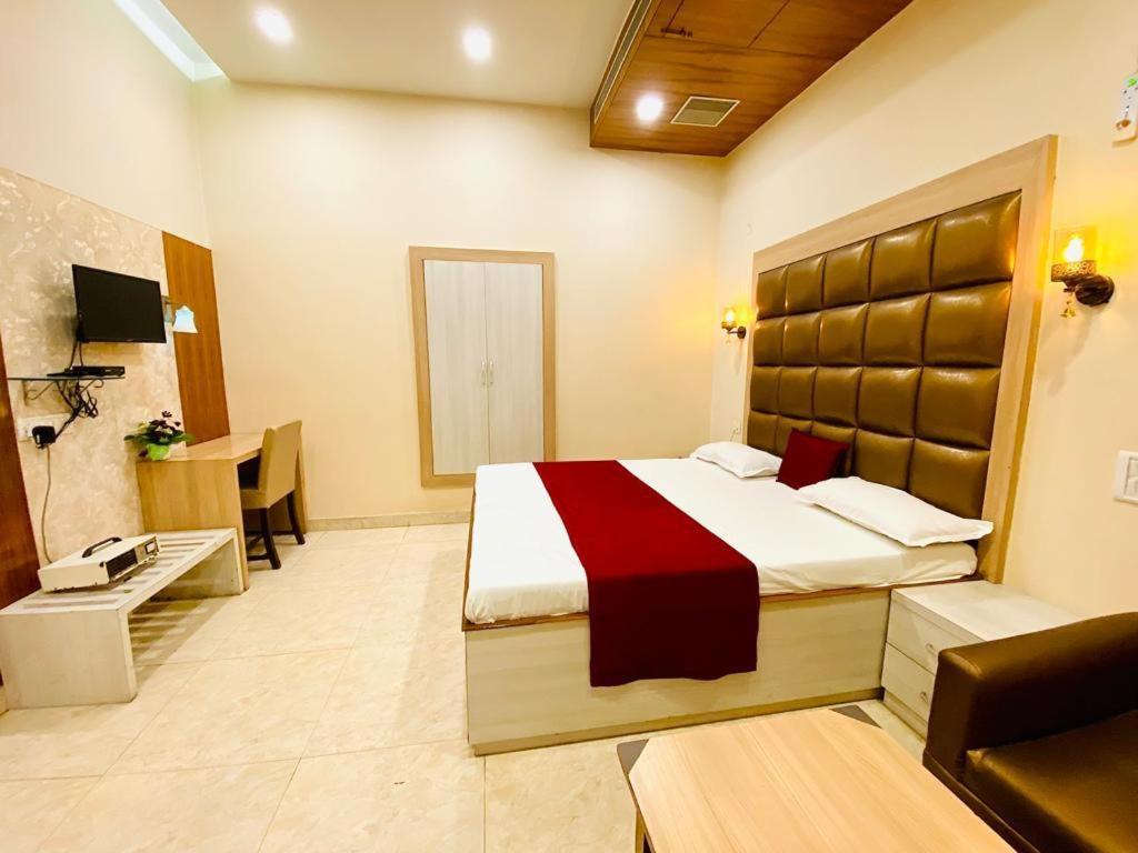 Allāhābād Junction Hotel Prayag מראה חיצוני תמונה