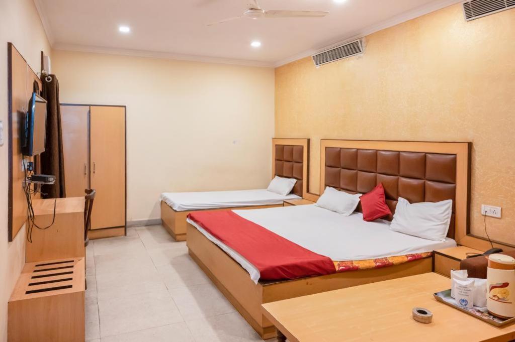 Allāhābād Junction Hotel Prayag מראה חיצוני תמונה